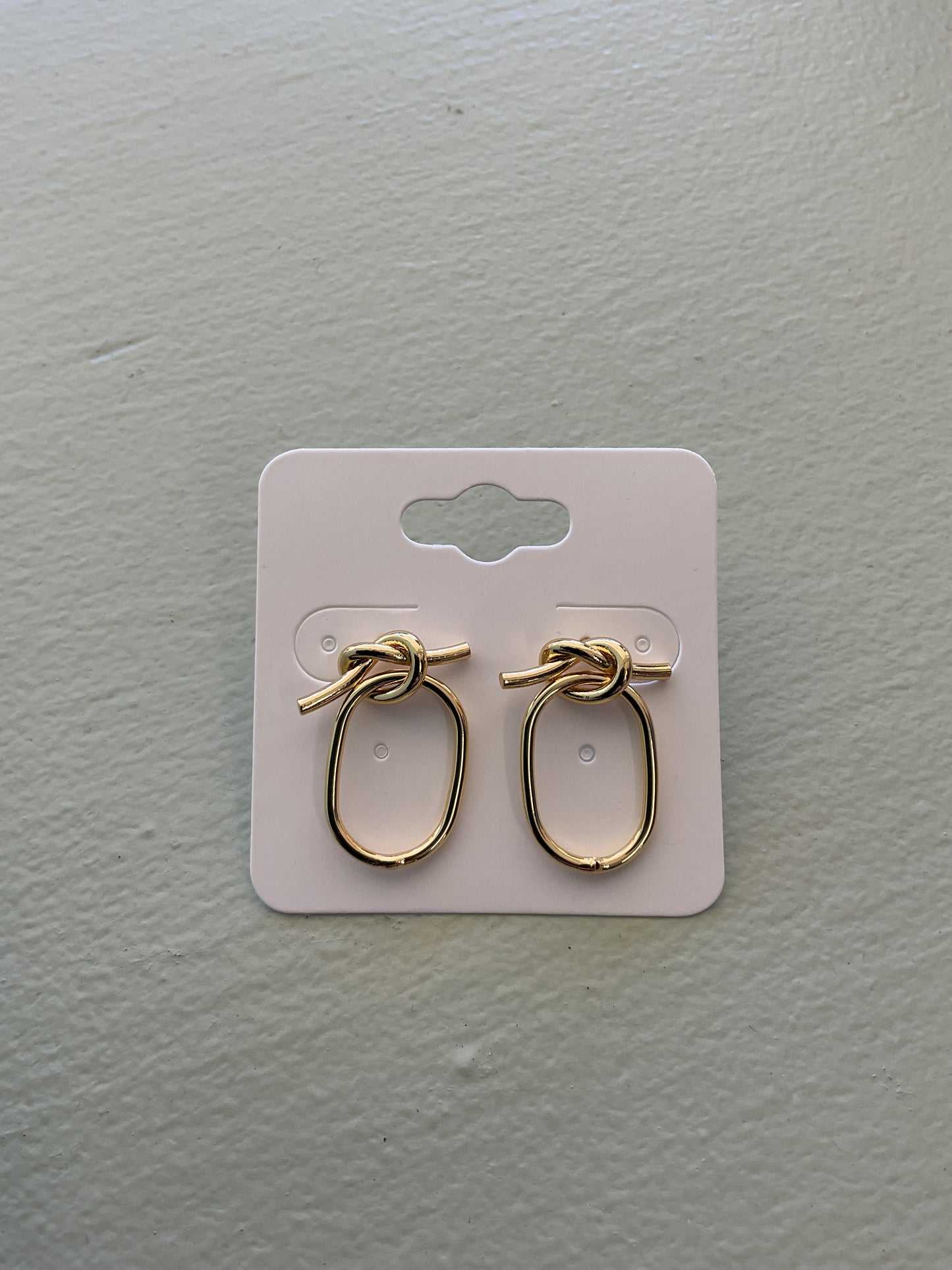 Knot Hoops